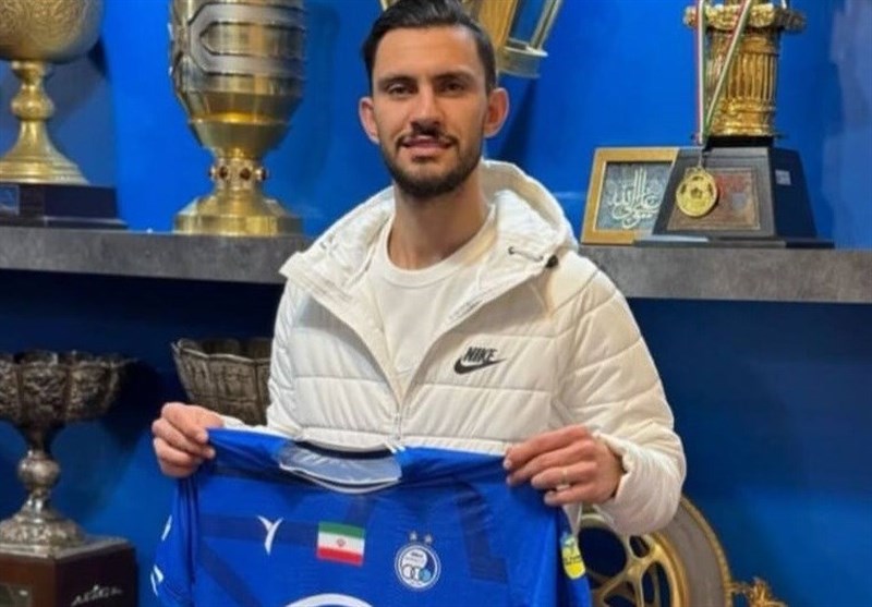 Al Urooba Star Azadi Makes Major Move to Esteghlal: A Game-Changer in Football!