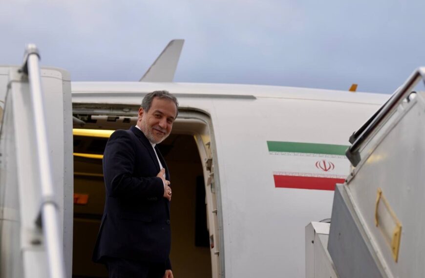 Breaking News: FM Araghchi's Historic Arrival in Kabul - Watch the Exclusive Video!