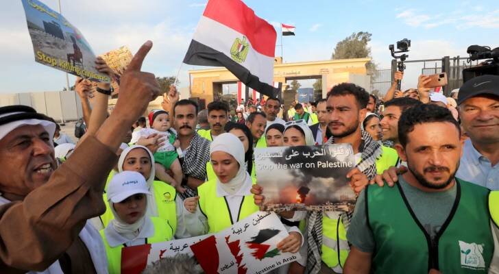 Egyptians Rally Against Trump's Controversial Plan to Displace Palestinians