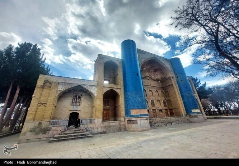 Explore the Majestic Mausoleum of Sheikh Shahabeddin Ahari in East Azarbaijan, Iran