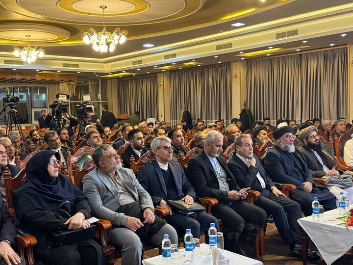 FM Araghchi Engages with Iranian and Afghan Business Leaders to Strengthen Economic Ties