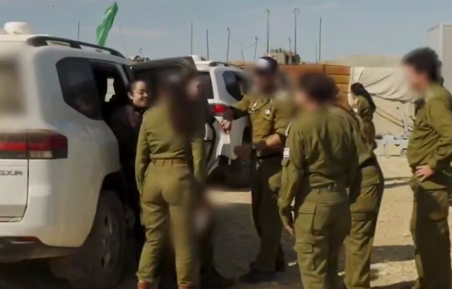 Heartwarming Moment: Red Cross Delivers 4 Hostages to Israel in Emotional Video