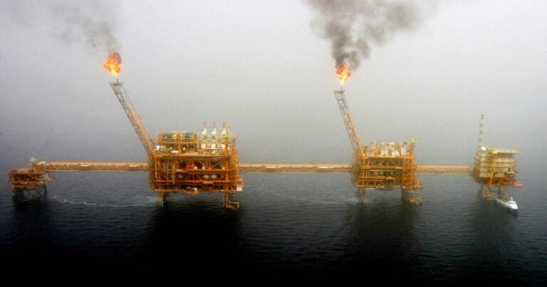 IEA Warns: US Sanctions Could Majorly Disrupt Russian and Iranian Oil Supplies!