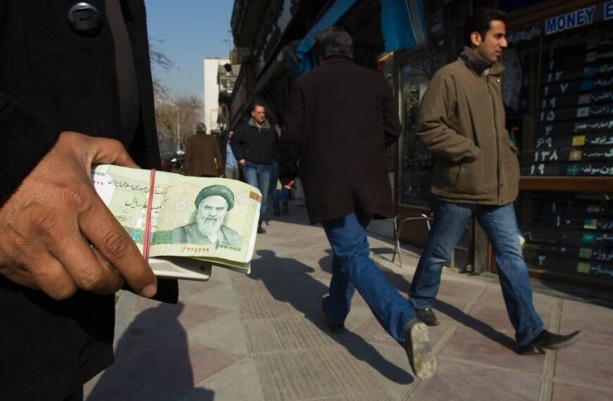 Iran Faces Intensifying Crisis: Currency Plummets to Record Lows