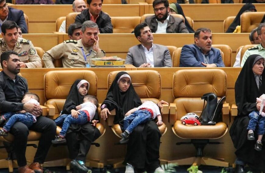 Iran to Revamp University Curricula by Eliminating Anti-Childbearing Material