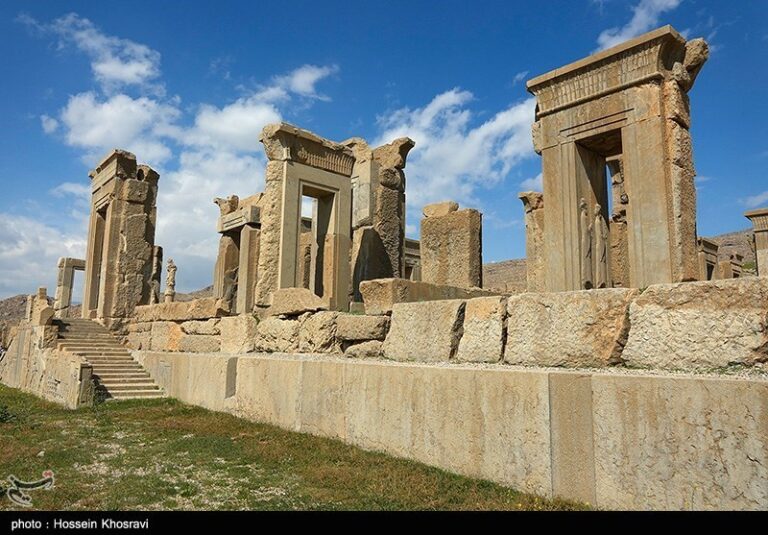 Persepolis: A Majestic Symbol of Ancient Iran's Glory and Grandeur