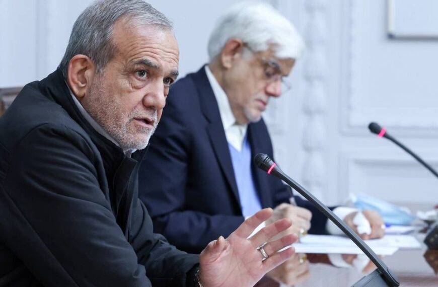 Pezeshkian Urges Iran's Intelligence Chiefs: Winning Public Support is Crucial!