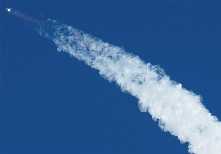 SpaceX Starship Rocket Explosion Disrupts Air Traffic: What You Need to Know!