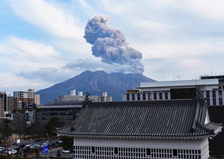 Spectacular Triple Eruption in Japan: Watch the Incredible Video!