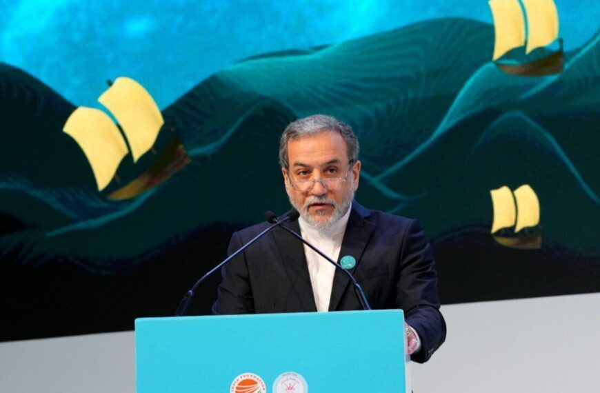 Araghchi Calls for Revitalizing Makran's 'Lost Paradise' as Iran's Next Economic Powerhouse