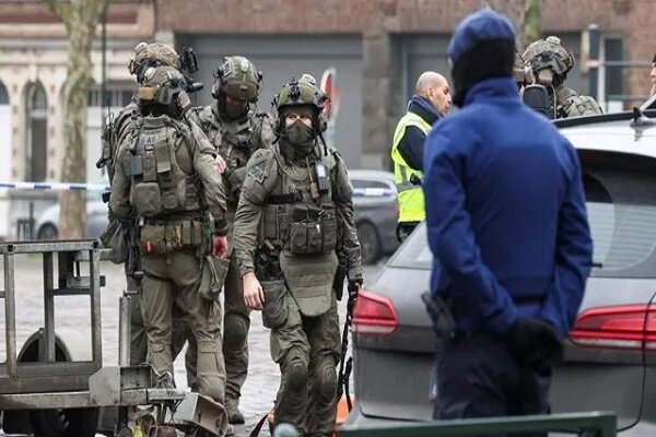 Brussels Shooting: Belgian Police Launch Manhunt for Two Suspects