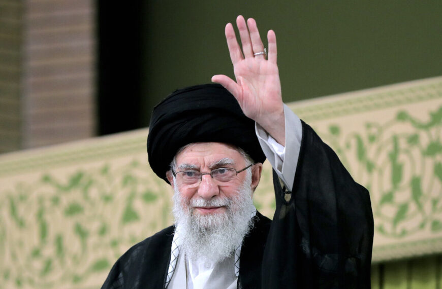 Endless Resistance: Ayatollah Khamenei's Powerful Message to Hezbollah Leaders' Mourners