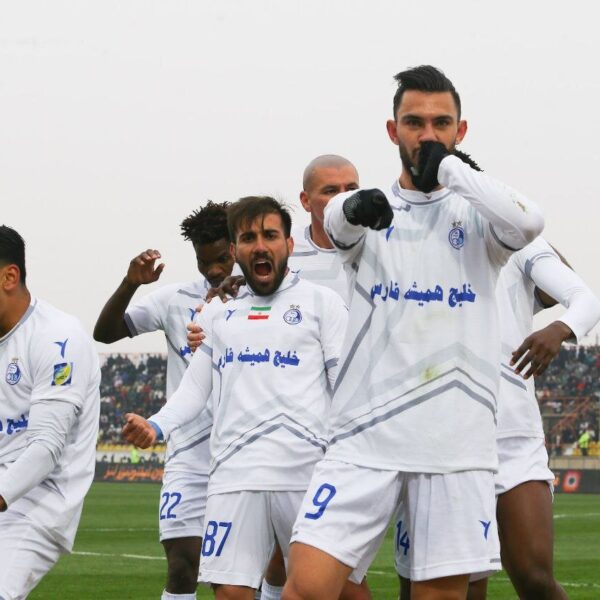 Esteghlal Advances to 2024/25 Hazfi Cup Quarterfinals: A Thrilling Journey Ahead!