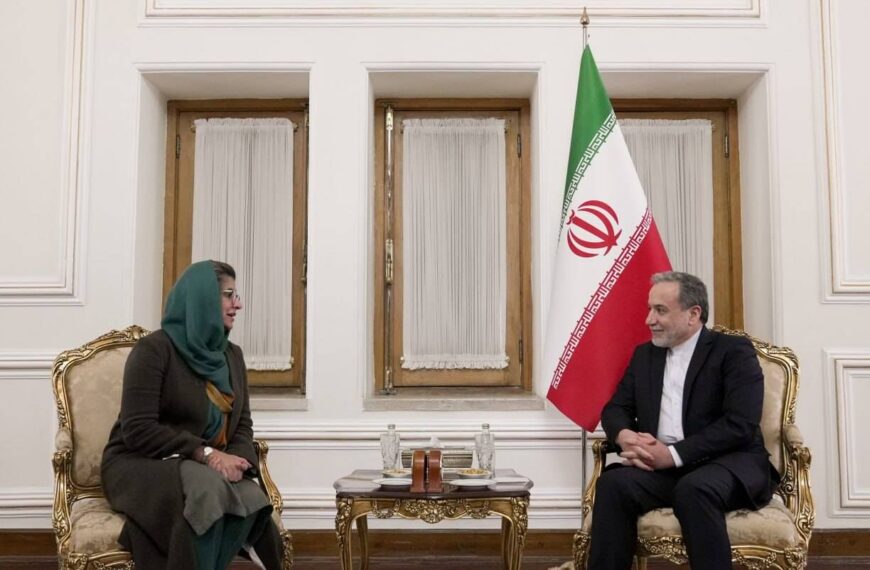 FM Araghchi Urges Strengthening Iran-Pakistan Ties for Mutual Prosperity