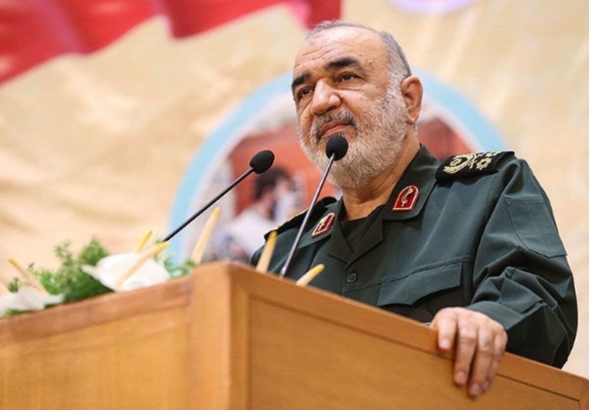 IRGC Vessels Poised for Action in Persian Gulf to Counter Any Threat, Says Commander