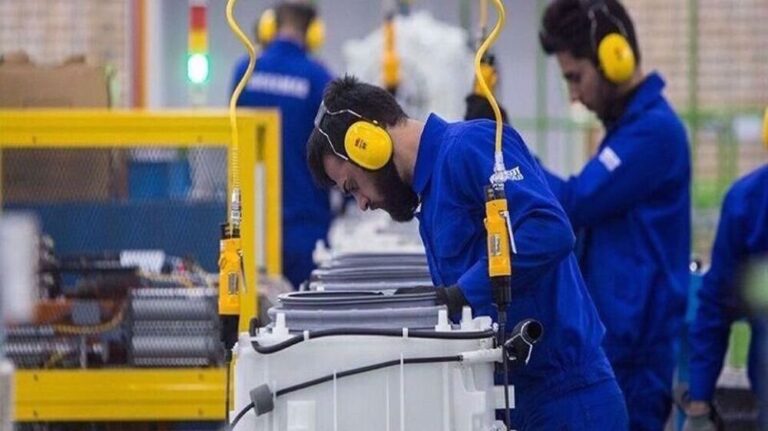 Iran's Unemployment Rate Drops to 7.2%: A 0.4% Year-on-Year Decline This Autumn!