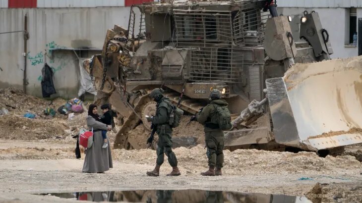 Israeli Forces Intensify Operations: Storming Multiple Towns in the West Bank