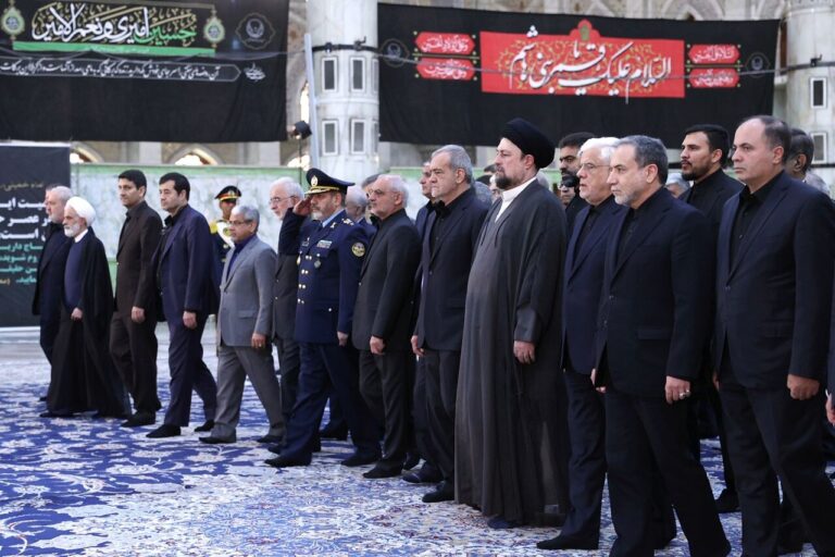 Pres. Pezeshkian and Cabinet Honor Legacy at Imam Khomeini's Mausoleum Before Islamic Revolution Anniversary