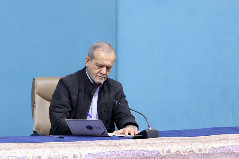 President Pezeshkian Demands Investigation into Tragic Bus Crash in Central Iran