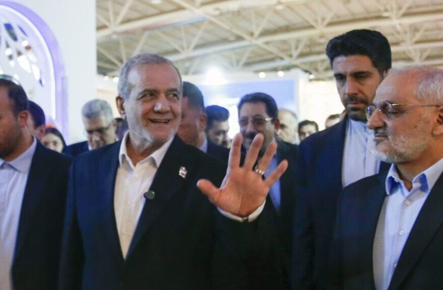 President Pezeshkian Explores Innovations at Eurasia Expo 2025 in Tehran