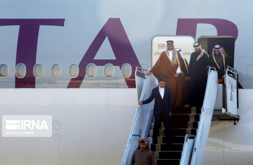 Qatar's Emir Makes Historic Visit to Tehran: Strengthening Bilateral Ties