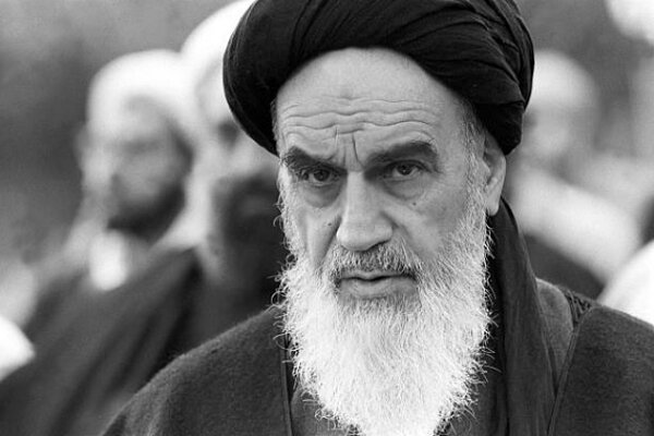 Ruhollah Khomeini: A Journey Through His Life from Birth to Legacy