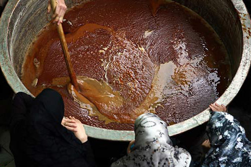 Vibrant Samanu Festival Lights Up Daraq, Eastern Iran: A Celebration of Tradition and Culture