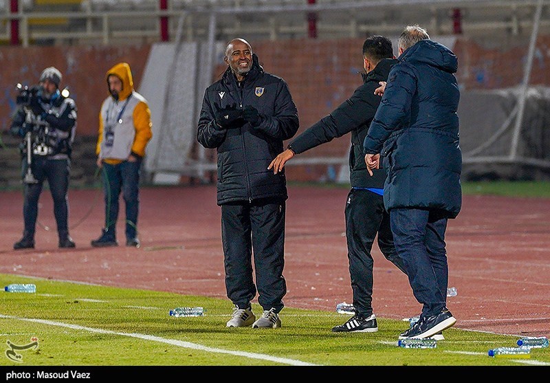 Al Taawoun's Al Abdali Satisfied with Hard-Fought Draw Against Tractor: A Match of Resilience!