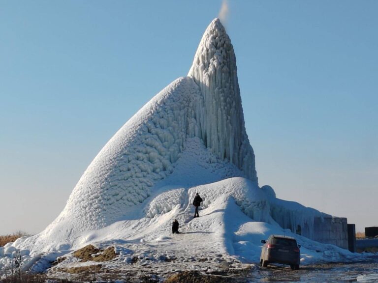 Discover the Beauty of Nature: A Stunning Video Showcase of Earth's Masterpieces!