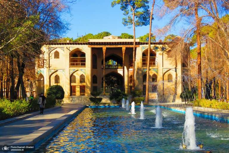 Discover the Splendor of Hasht Behesht Palace: A Gem of Safavid Architecture!