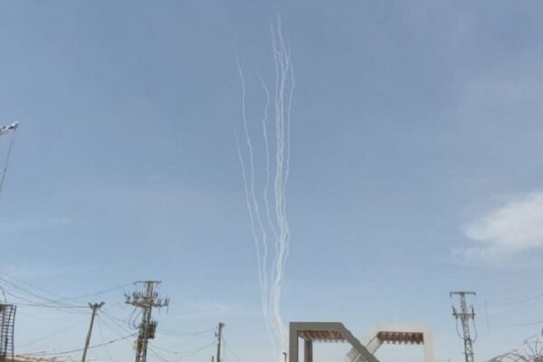 Intense Missile Barrage: Gaza Resistance Strikes Tel Aviv in Bold Show of Defiance