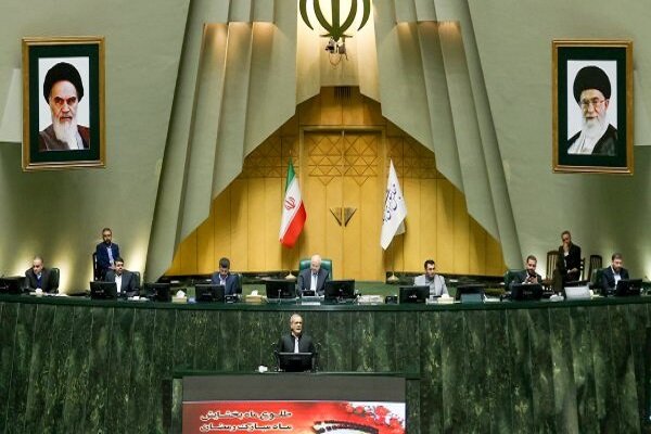 President Pezeshkian Urges National Unity in Face of Economic War Against Iran