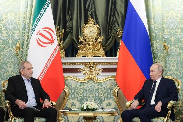 Putin Extends Warm Nowruz Wishes to Iran's President Pezeshkian