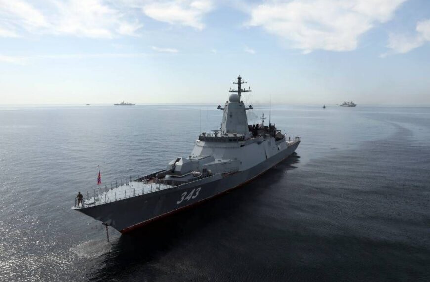 Russia and China Join Forces: Naval Drill Kicks Off in Iran with Spectacular Maritime Display (+VIDEO)