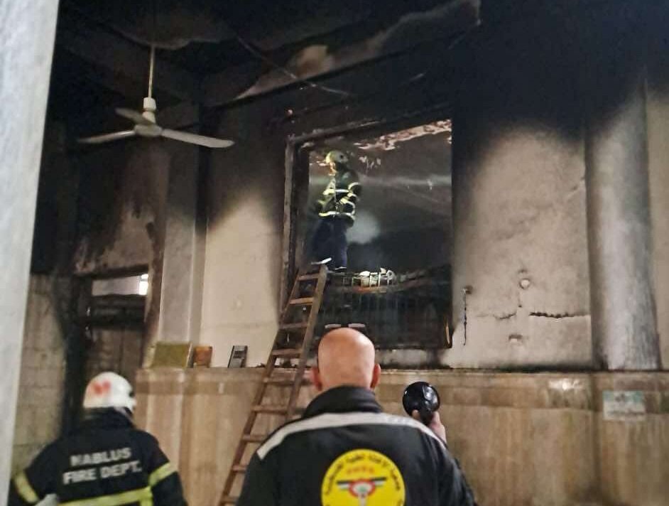 Shocking Video: Zionist Attack - Mosque Set Ablaze in Nablus!