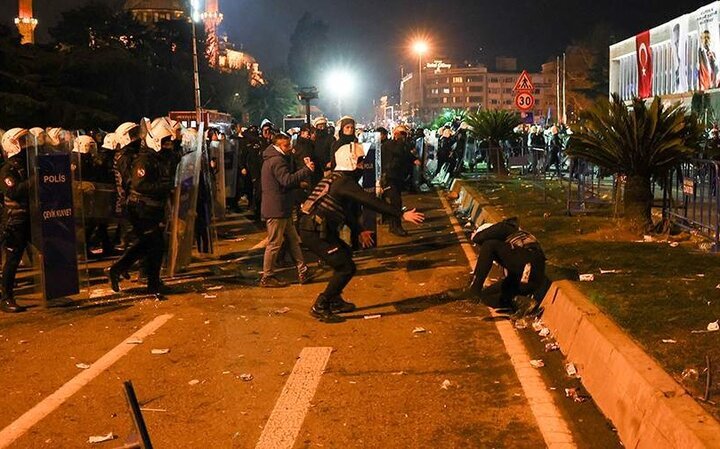 Thousands Unite for Night Two of Powerful Protests Outside Istanbul City Hall