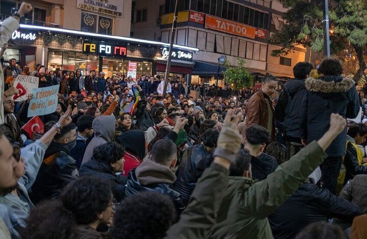 Turkey's Stock Market Plummets Amid Protests: A Deepening Economic Crisis