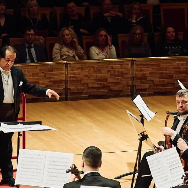 Experience the Magic: Conductor Rahbari Revives 'Persia, Concerto for Two Tars' in Saint Petersburg!