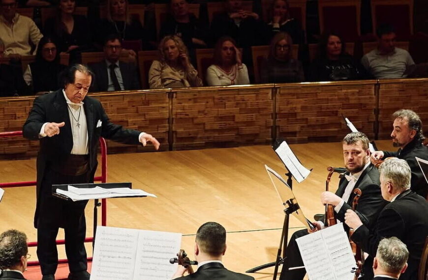 Experience the Magic: Conductor Rahbari Revives 'Persia, Concerto for Two Tars' in Saint Petersburg!