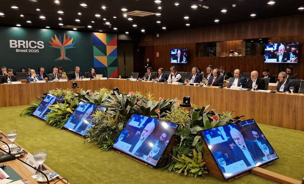 Iran's Security Chief Asserts: Nuclear Weapons Unnecessary for National Defense