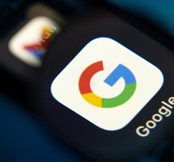Apple Exec Sparks Market Selloff with Bold Claim: AI Could Replace Google!