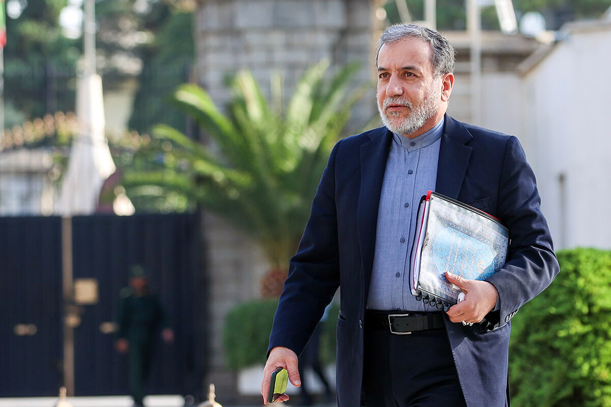 Araqchi Condemns Trump's 'Sheer Deception' in Anti-Iran Rhetoric