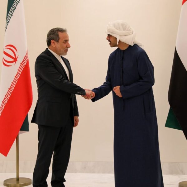 Araqchi Engages in Key Talks with UAE Deputy Prime Minister and Foreign Minister