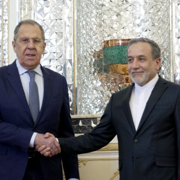 Araqchi Hails Lavrov's Prestigious Order of St. Andrew Award