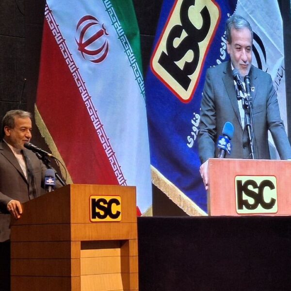 Araqchi: How Sanction Evasion Boosts Iran's Negotiating Power and Frustrates Imposing Nations