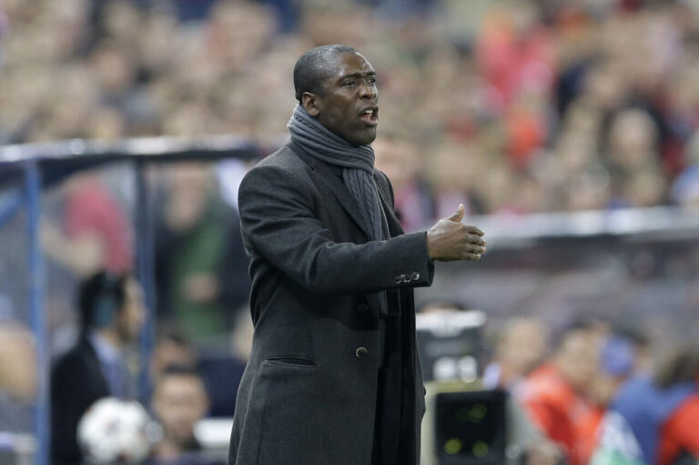 Clarence Seedorf Signs with Esteghlal FC: A New Era for Iranian Football!