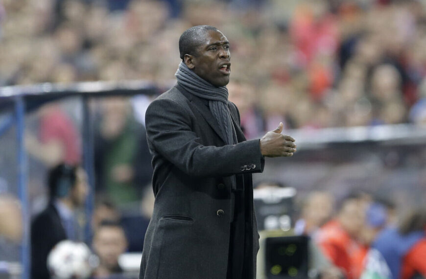 Clarence Seedorf Signs with Esteghlal FC: A New Era for Iranian Football!