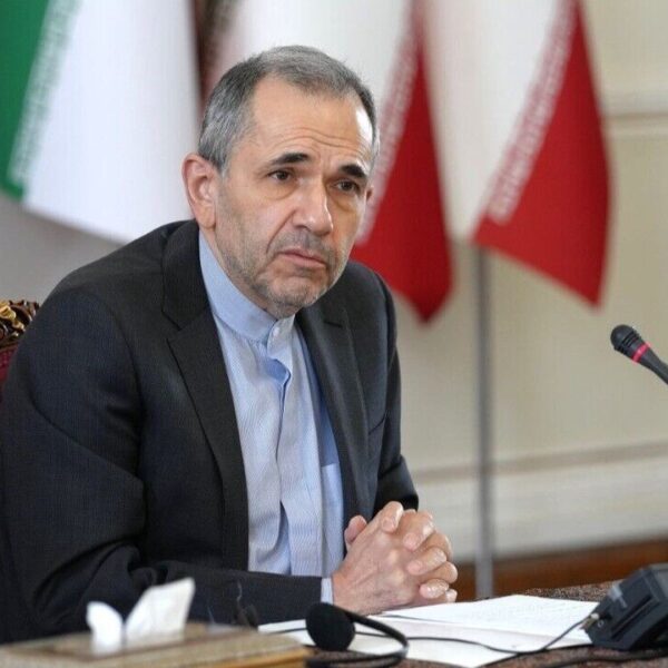 Exclusive Insights: Takht-e-Ravanchi Warns U.S. Zigzag Tactics Are Derailing Key Negotiations