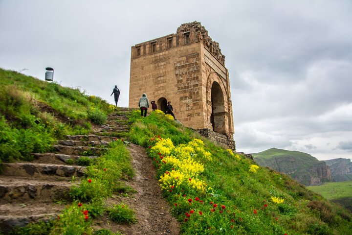 Explore Zahhak Castle in Hashtrud: A Majestic Symbol of Iranian History, Mythology, and Cultural Identity