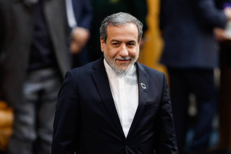 Foreign Minister Araqchi Set to Strengthen Ties with Pakistan in Upcoming Monday Visit